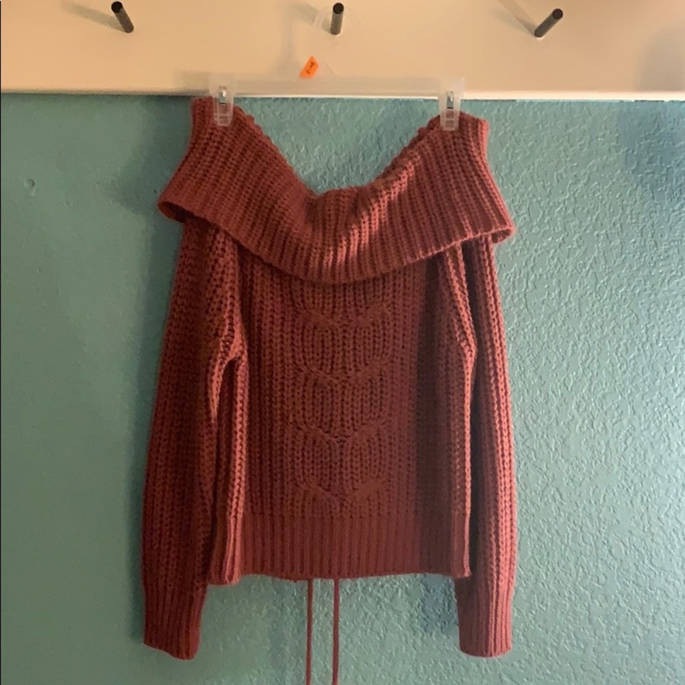 Off the shoulders sweater!